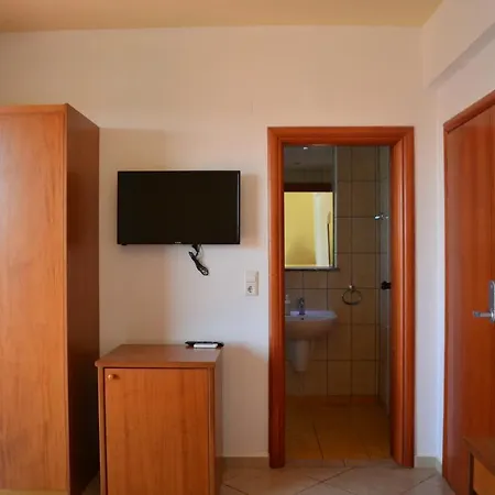 Otel Krini 4*